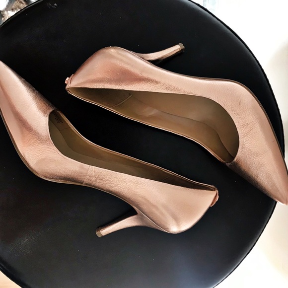 Michael Kors | Michael Rose Gold Pumps | 0137 - Picture 6 of 8